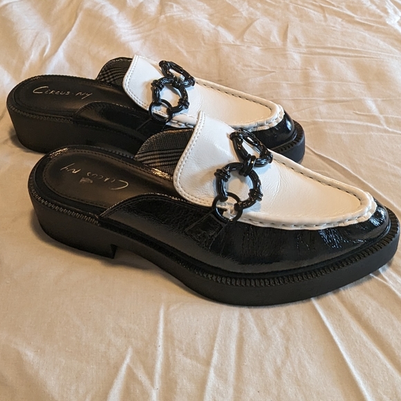 Circus by Sam Edelman Nancy Black White Rounded Toe Patent Slip On Dress Mules - Picture 6 of 6